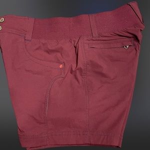 Title Nine Clamber Shorts Size 8.